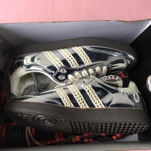 Meet your Posher, Cyril